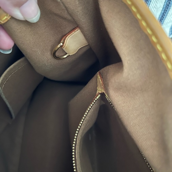 💯 Authentic Louis Vuitton Batignolles Horizontal Monogram Canvas  Bag - Picture 14 of 16